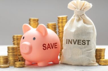 Entenda a diferença entre poupança e investir